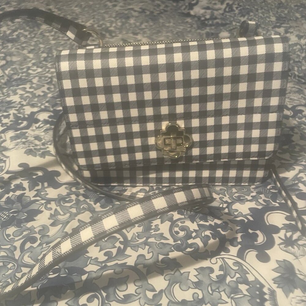 CROWN AND IVY NAVY & WHITE CHECK CROSS BODY PURSE - NWOT